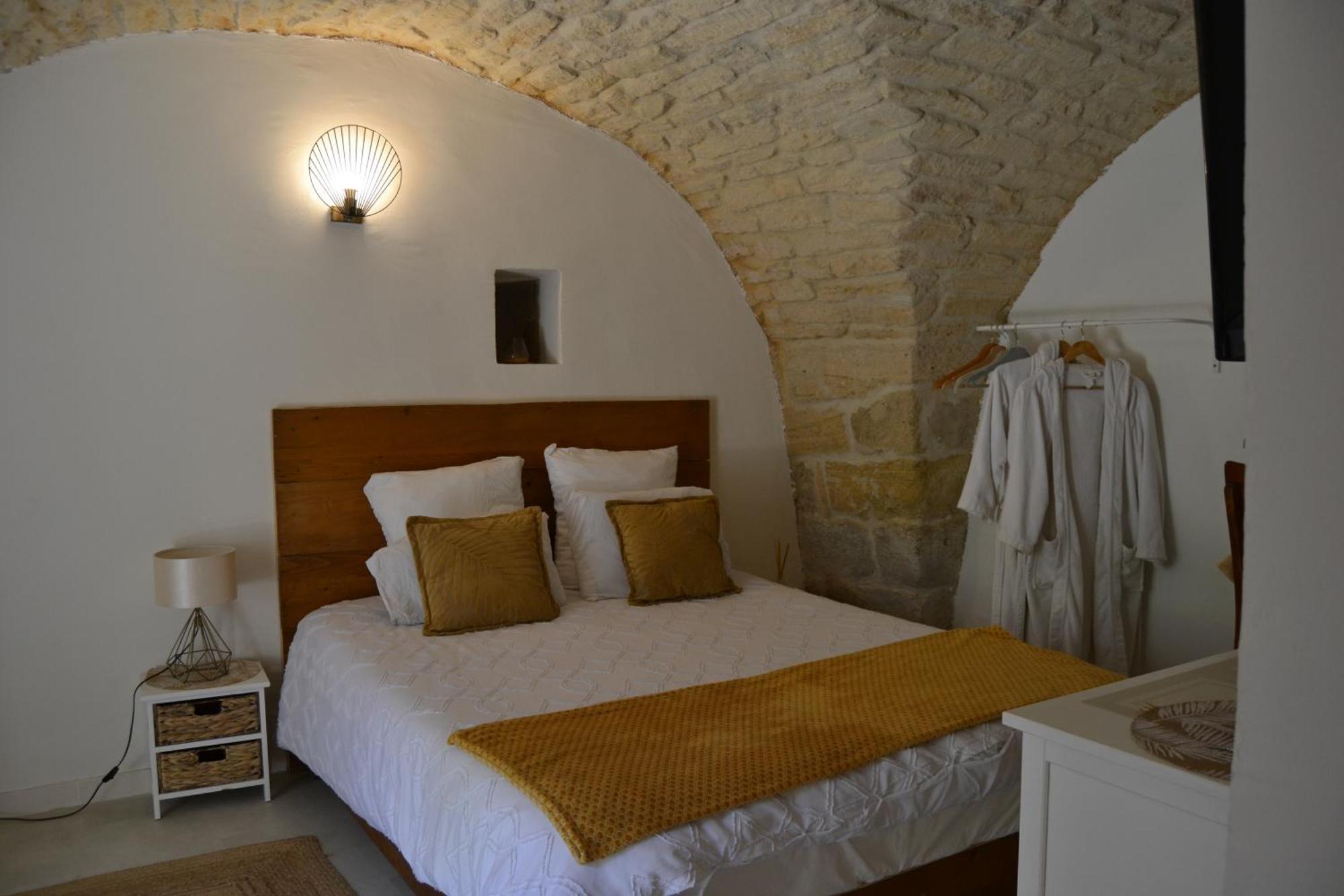 Bed and Breakfast La Cachette Aigues-Vives  Esterno foto