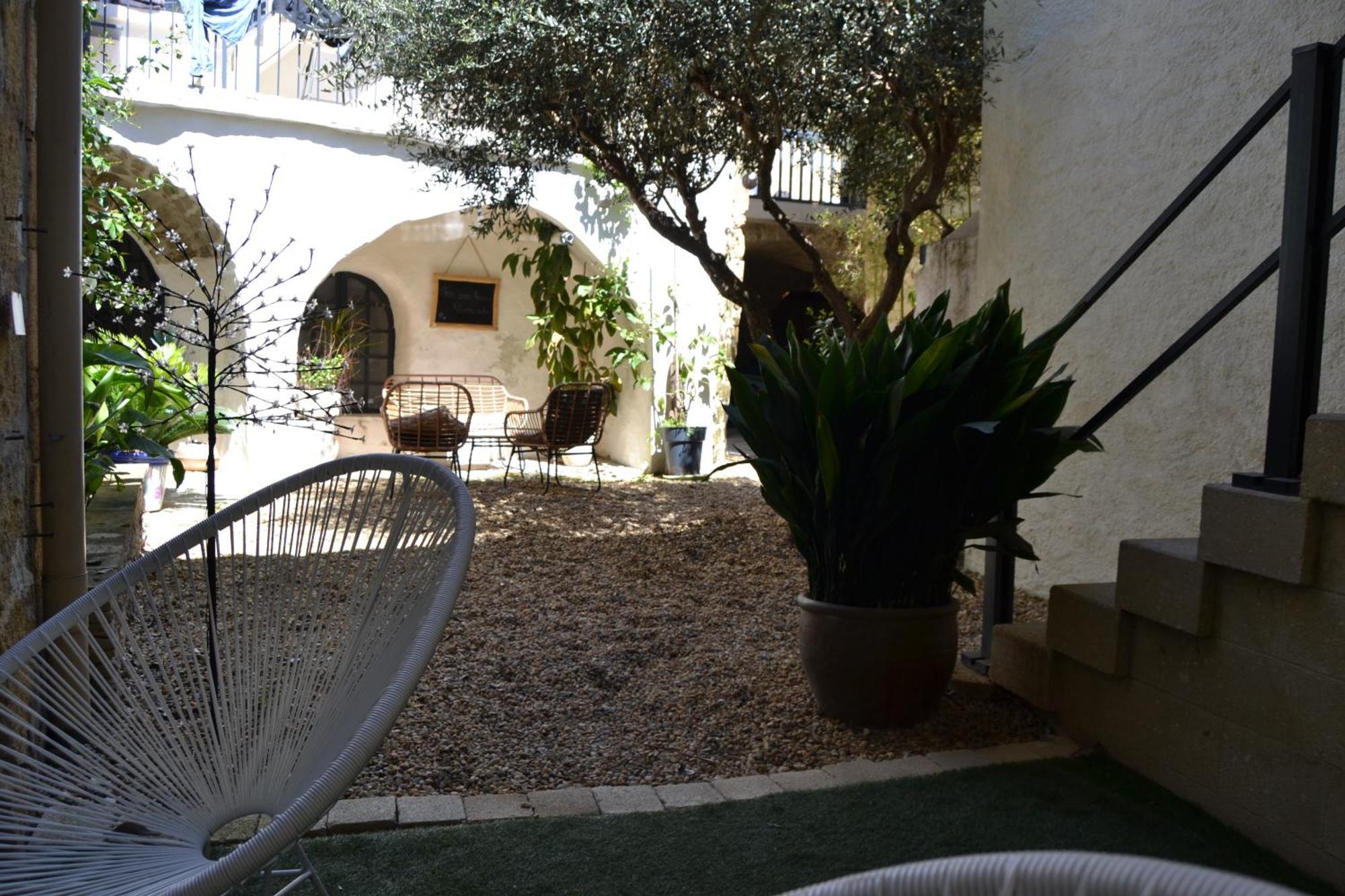 Bed and Breakfast La Cachette Aigues-Vives  Esterno foto